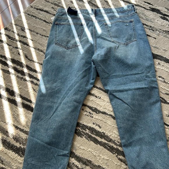 Gap NWT 1969Mid Rise Straight Leg Boyfriend raw hem Distressed Jeans 16 - Picture 6 of 7